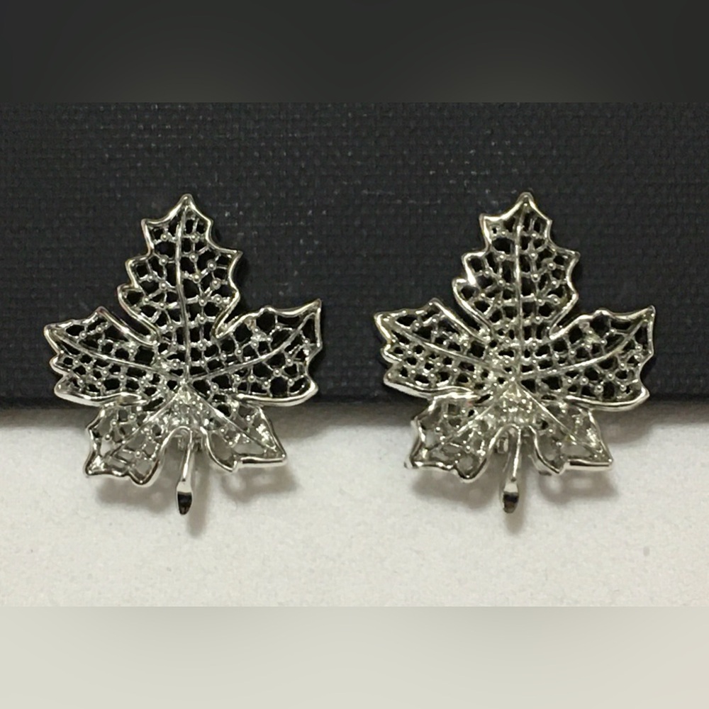 NOS Vtg 1966 SUMMER FROST Silver Openwork Maple Leaf S. Coventry CLIP Earrings
